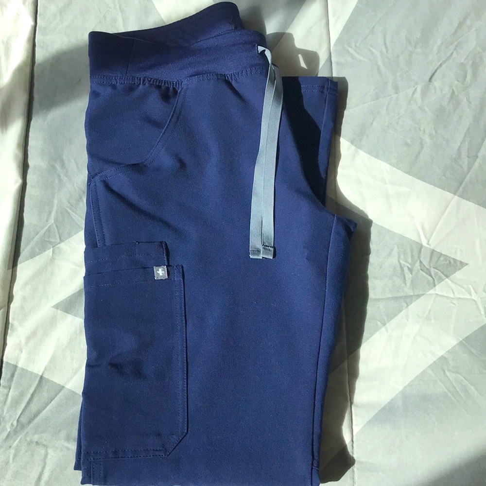 FIGS Navy Blue Kade Cargo pants XSP